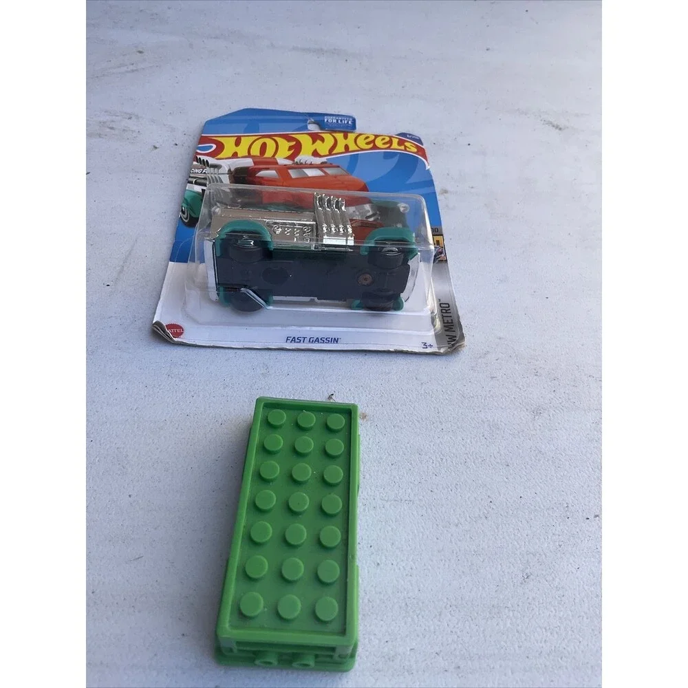 Two Cars Lego Racers Hot Wheels Brickin’ Delivery , Fast Gassin Sealed - Picture 8 of 9